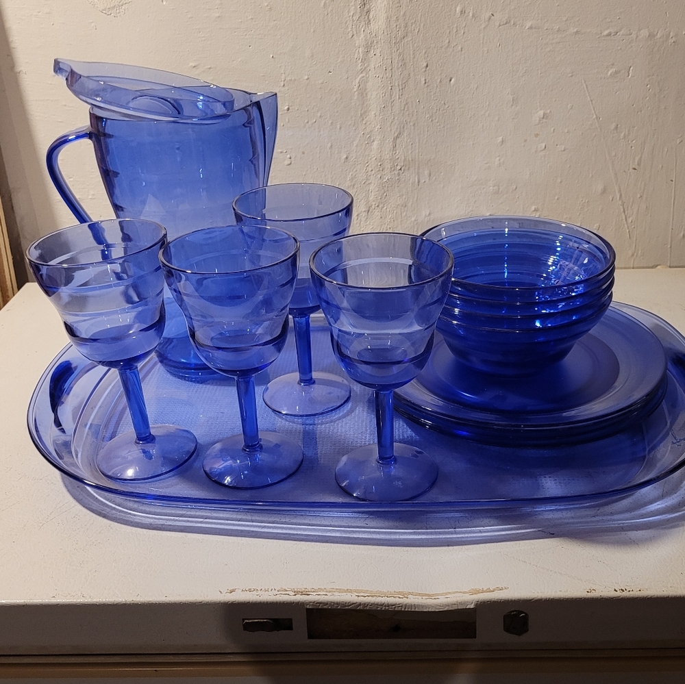 Blue patio dishes - Picture 1 of 1